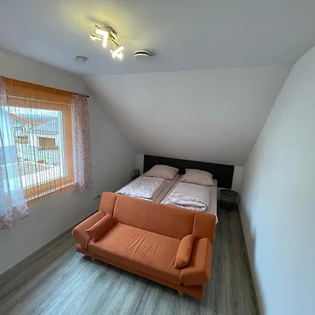 Muenchshofen Apartment